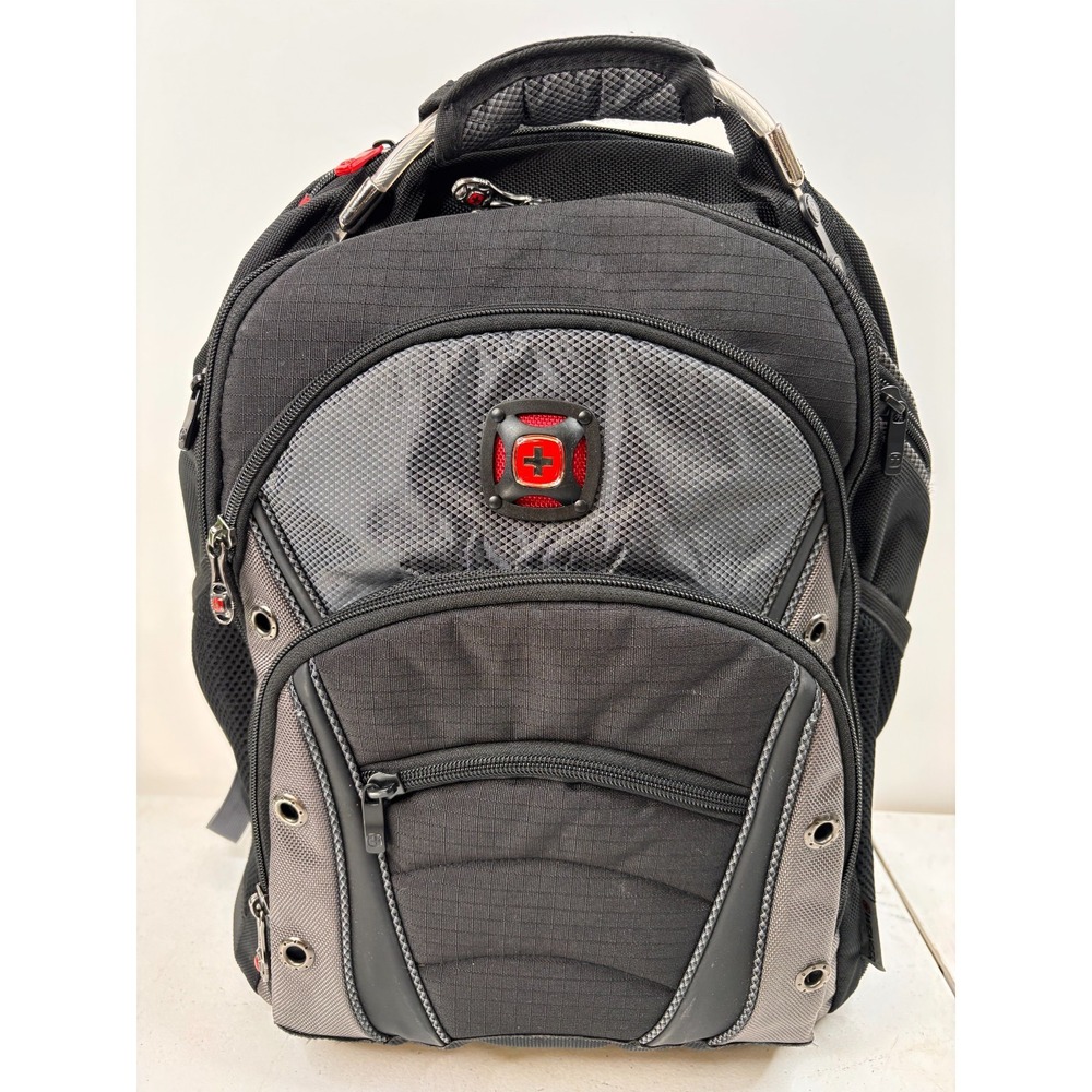 Wenger Synergy 16" Laptop Backpack, Black/Gray - GREAT CONDITION